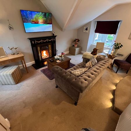 Windermere Boutique Hotel Spa Suites & Hot Tubs Екстер'єр фото
