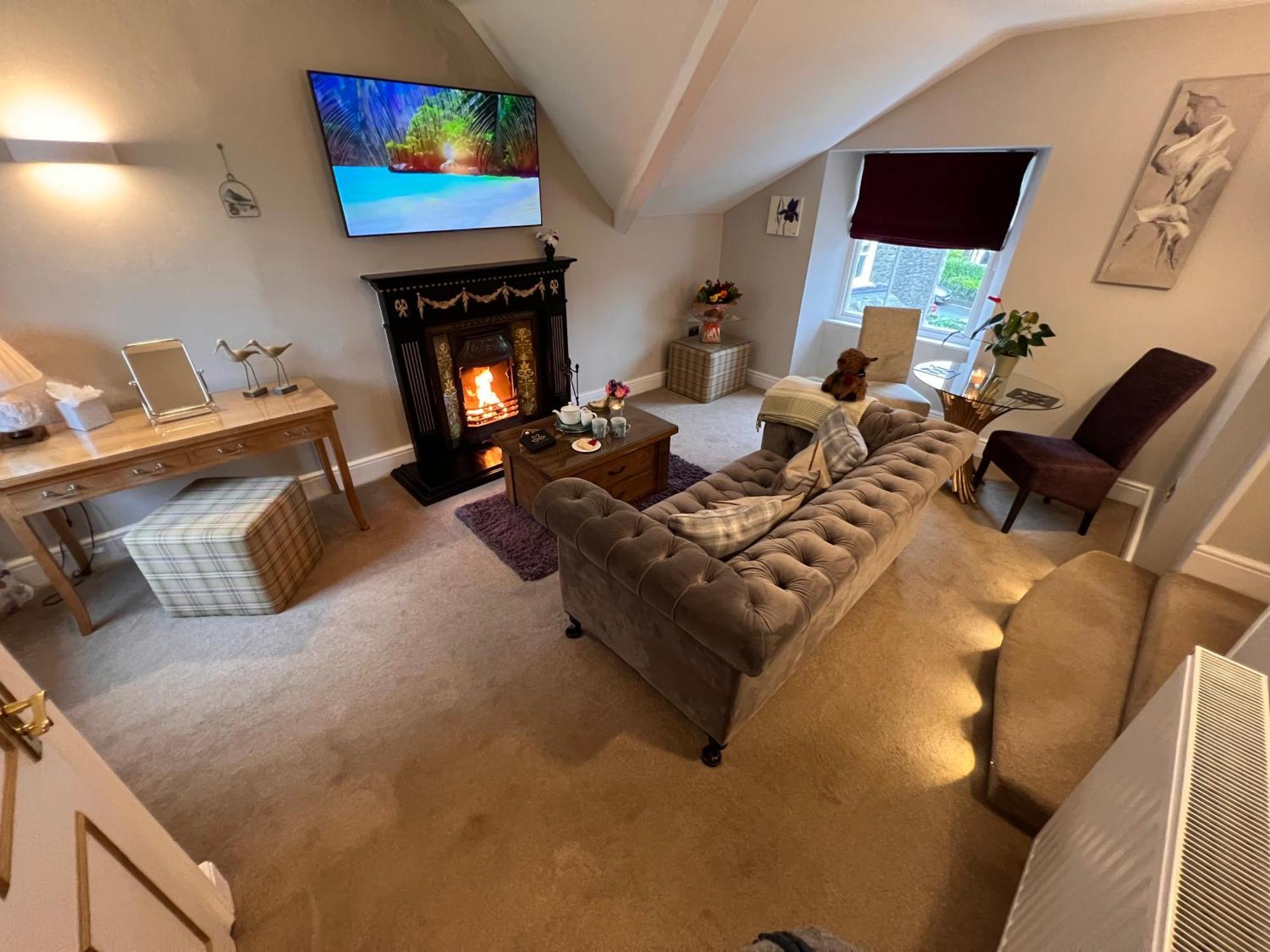 Windermere Boutique Hotel Spa Suites & Hot Tubs Екстер'єр фото