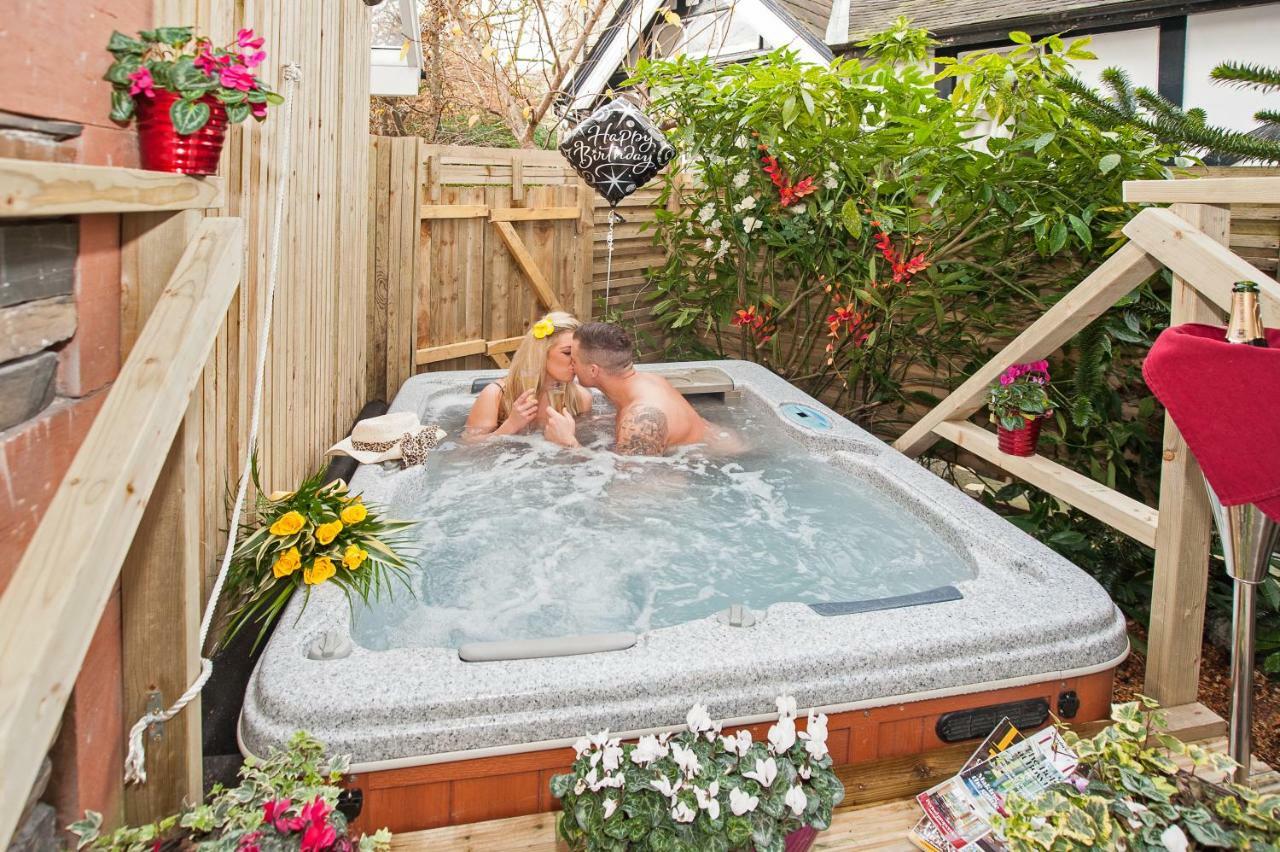 Windermere Boutique Hotel Spa Suites & Hot Tubs Екстер'єр фото
