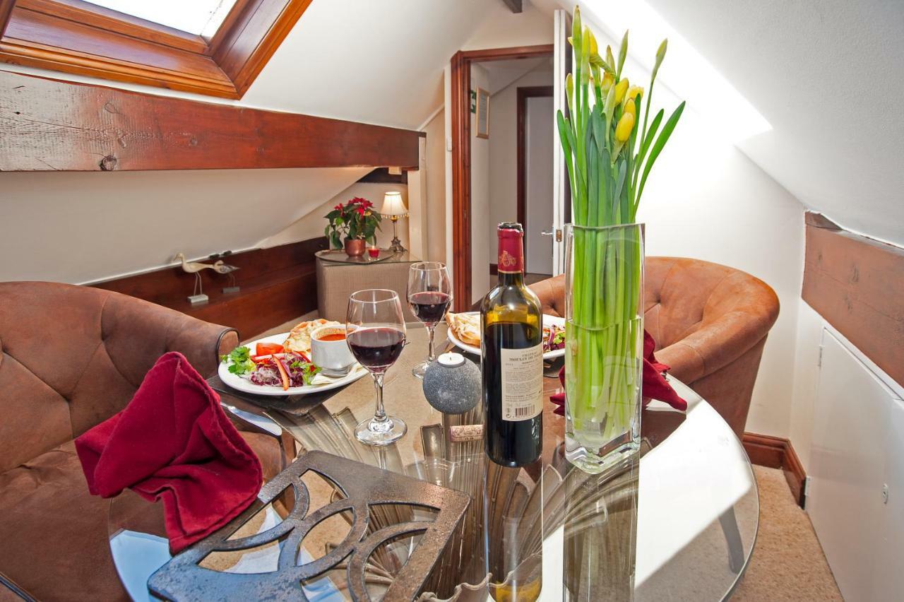 Windermere Boutique Hotel Spa Suites & Hot Tubs Екстер'єр фото